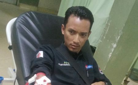 Karyawan SPBU Duren Sawit Dibacok Begal Saat Bawa Uang Rp115 Juta Dalam Jok Motor