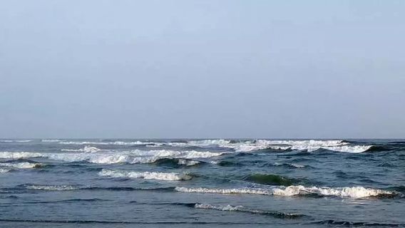注意马六甲海峡高达2.5米的高浪的可能性