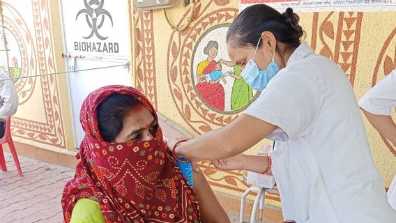 COVID-19の波に見舞われた中国:インドは予防を強化し、新しい亜種に注意してください