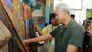 Visiting the Inacraft Exhibition, Ganjar Pranowo: MSMEs and Craftsmen Must Be Accompanied