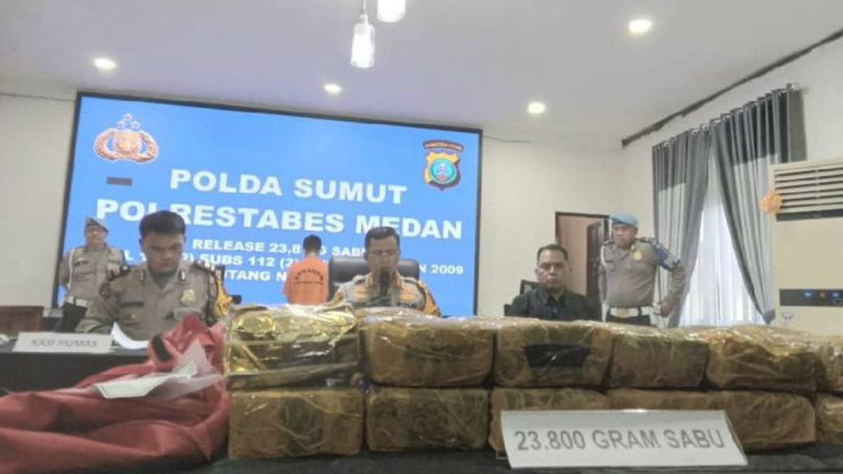 La police de Medan arrête 23,8 kilogrammes de Kurir de Malaisie
