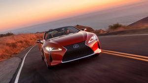 レクサスは、LC 500スポーツカーアップデート2025年版を新しいカラーオプションで発表