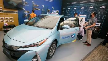 在没有补贴的情况下，蓝鸟准备投入2万亿印尼盾增加包括电动汽车在内的车队