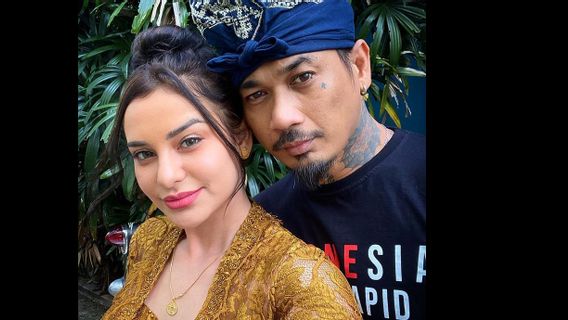 Video Of Jerinx Making Out With Nora In A Detention Car, Bali Attorney Calls SOP Negligence