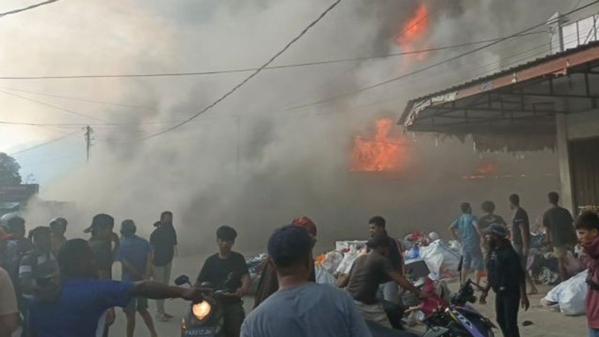 حرق 436 كشكا و 15 متجرا ، وتتدخل الشرطة للتحقيق في أصل الحريق في سوق فرعة سنتاني