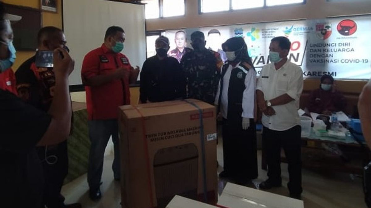 It's Fun, Residents Who Want To Be Vaccinated Against COVID-19 Can Get Washing Machines From Members Of The Garut DPRD