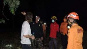 Ingin Lihat Semburan Lava Pijar, Bule Swedia Kemah di Lereng Gunung Lewotobi Diminta Angkat Kaki