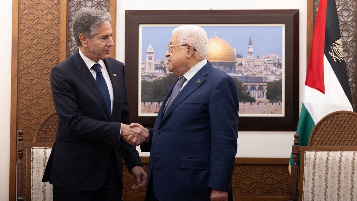 西岸地区でアッバス大統領と会談し、ブリンケン米国務長官はパレスチナ国家は立たなければならないと主張した。