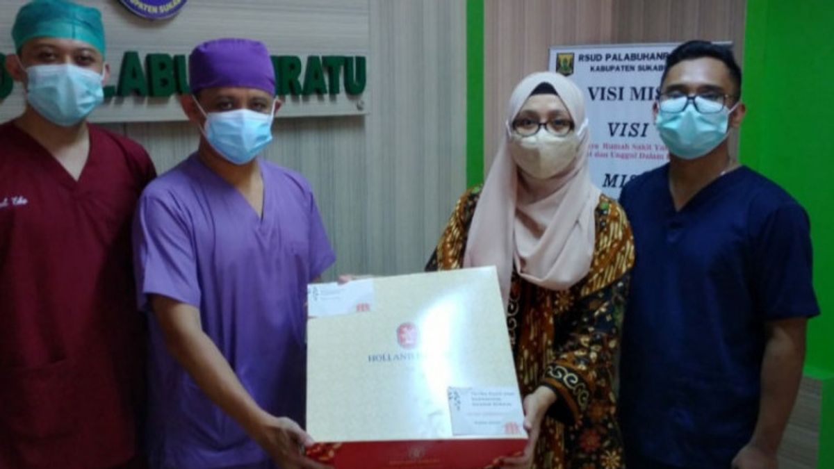 Ridwan Kamil Kirim Bingkisan Kue untuk Tenaga Kesehatan di 92 Rumah Sakit