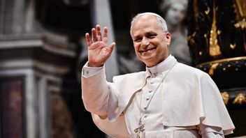 rètes russes condamne le pape Leo au Vatican pour la guerre en Ukraine