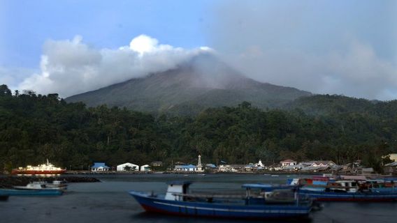 カランゲタン山はまだ警戒IIIです、住民はクレーターから2.5 Km離れていることを確認しました