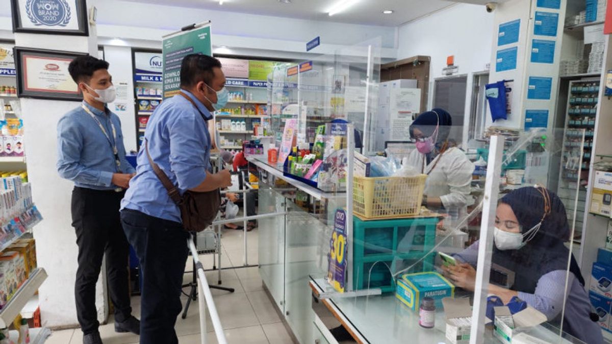 KPPU Makassar البحث عن الصيدليات بيع الأدوية لل COVID-19 المرضى تصل إلى 7 أضعاف السعر