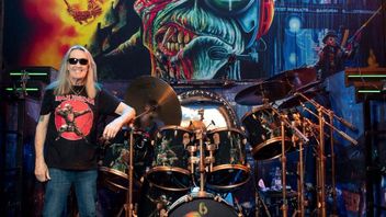 Nicko McBrain Fears He Can't Play Drums Anymore Due To Stroke