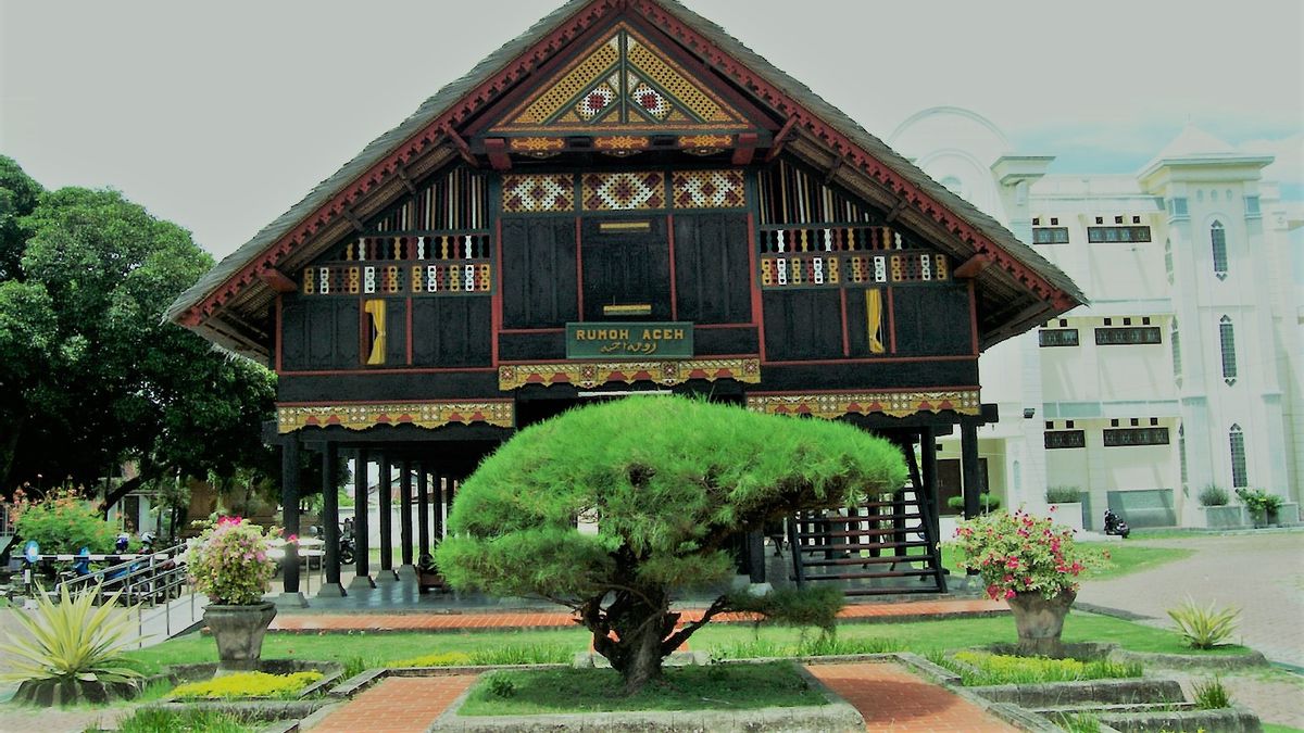 Nama Rumah Adat Aceh, Ruangan, beserta Fungsinya