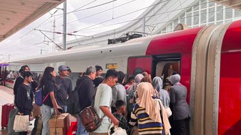 70.000 Tiket Whoosh Ludes di Libur Isra Miraj, Arus Balik Diprediksi Terjadi Hari Ini