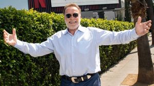 Arnold Schwarzenegger Konfirmasi Sekuel Film <i>Predator</i> dan <i>Conan the Barbarian</i>