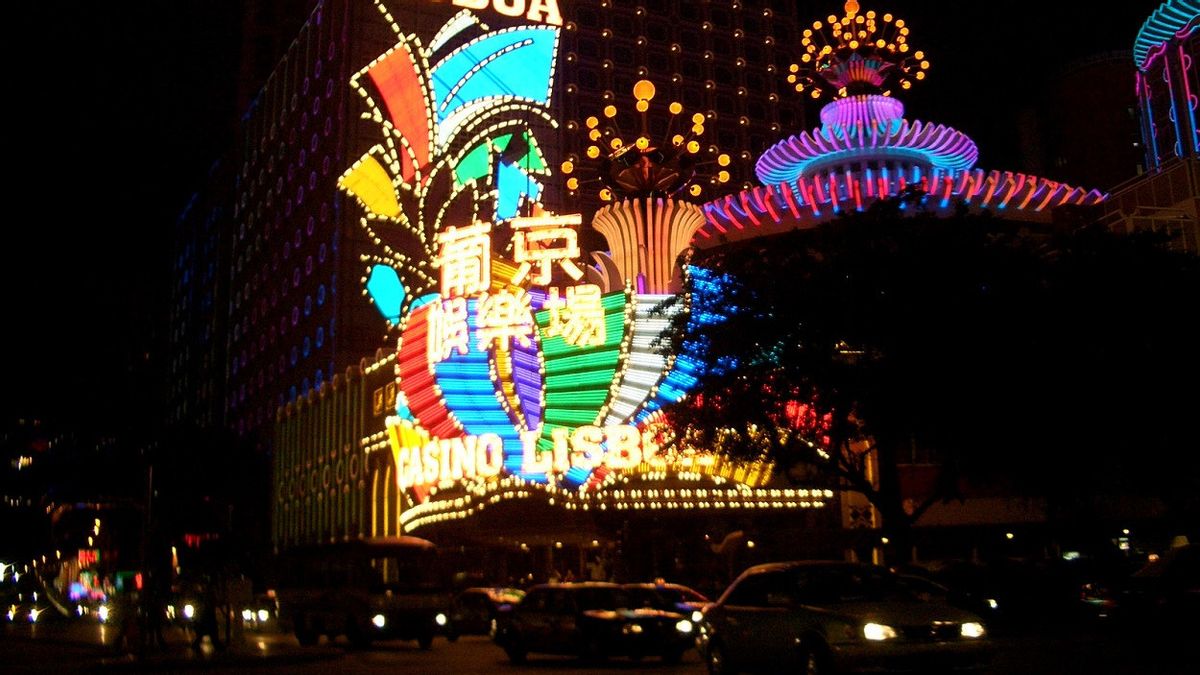 Macau Continues Mass COVID-19 Tests: Government Services, Businesses To Restaurants And Schools Closed, But Casinos Still Open
