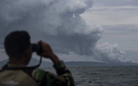 Gunung Anak Krakatau Erupsi, Lontarkan Abu Vulkanik Setinggi 2.000 Meter