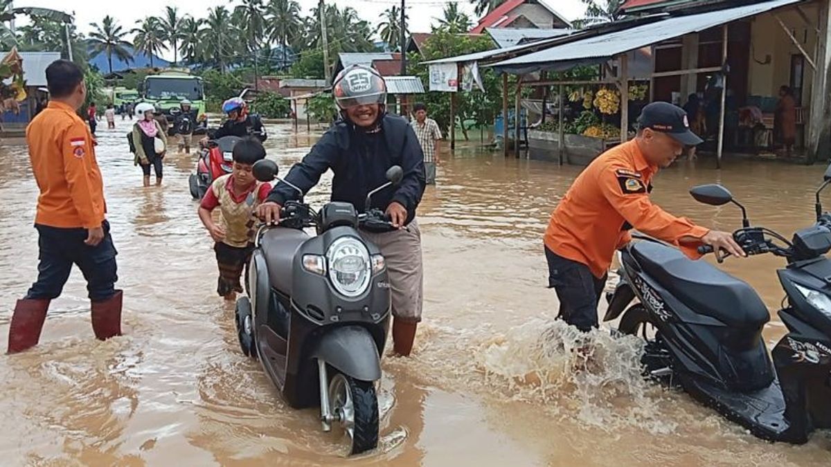 西スマトラ洪水、西パサマンBPBDチーム住民の避難