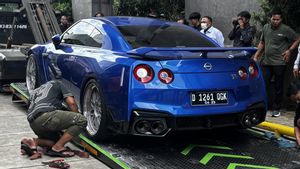 Nissan GTR ‘Sultan’ Irvian dan Puluhan Kendaraan Hasil Pemerasan Sertifikasi K3 Dibawa KPK ke Rupbasan