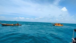 Nelayan Temukan Benda Misterius Mirip Tank Mengapung di Perairan Bintan