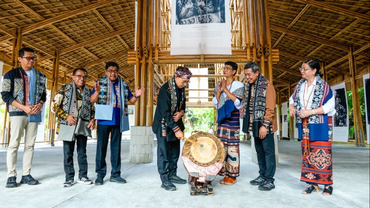 Rumah Ibu Bumi Diresmikan, Tenun Sumba Digadang Jadi Mesin Ekonomi Budaya