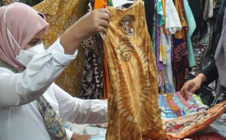 Ibu Iriana Borong Kain Batik dan Tas Selempang di Pasar Beringharjo, Habiskan Rp1,8 Juta