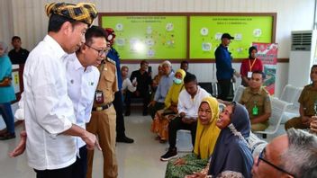 Setpres Gives Assistance To Injured Victims During Jokowi's Visit To Southeast Sulawesi