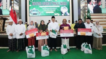 Minister Of Social Affairs Leave Compensation To 17 Guardian Of Santri Victims Of Disaster At Al Khoziny Islamic Boarding School