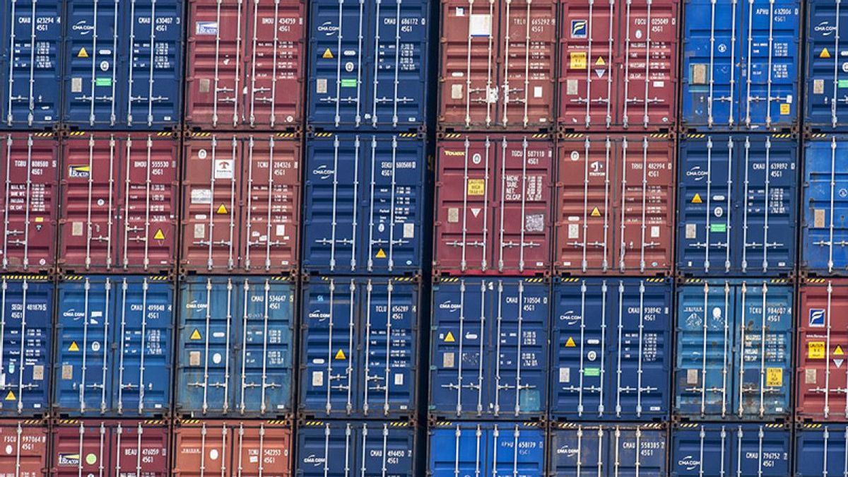 Economist Predict Trade Surplus to Rise to $2.29 Billion in August 2024