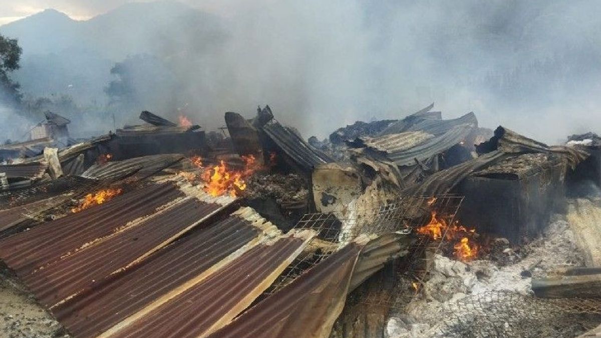 TNI-Polri Fire At The Shooting Of Residents In Dogiyai Papua, North Sulawesi Burns, Mapia Market