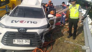 Une voiture couverture de la télévision Un accident sur la route à péage Pemalang, 3 passagers décédés