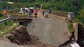 Jembatan Cidugaleun Ambles, Pemkab Tasimalaya Siapkan Jalur Alternatif