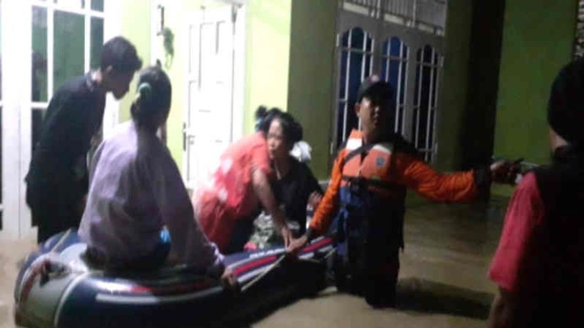 Cirebon BPBD: Flooded Houses In Cirebon Reach 2,433 Units