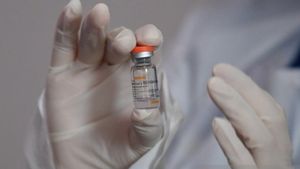 Vaksin Berbayar Ditunda, DPR: Vaksin Hibah Jangan Dijual