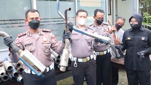 Dianggap Ganggu Kenyamanan dan Ketertiban, Polisi Musnahkan 800 Knalpot Brong Hasil Operasi Patuh Candi 2022