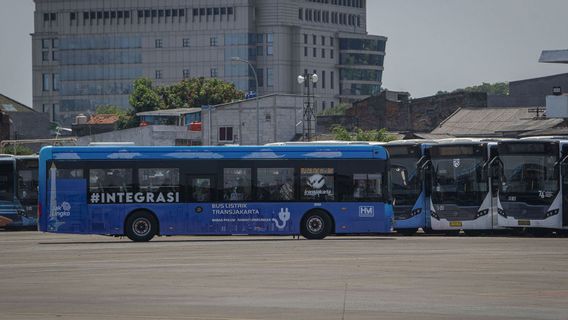 Penumpang Transjakarta Meningkat 10 Persen Sebulan Terakhir