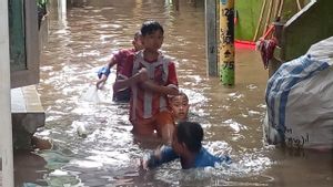 Warga Kebon Pala Kebanjiran: Dari Malam Air Sudah Tinggi, Sekarang 1 Meter Lebih