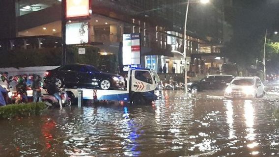 真夜中まで、ジャカルタにはまだ29のRTが浸水しています