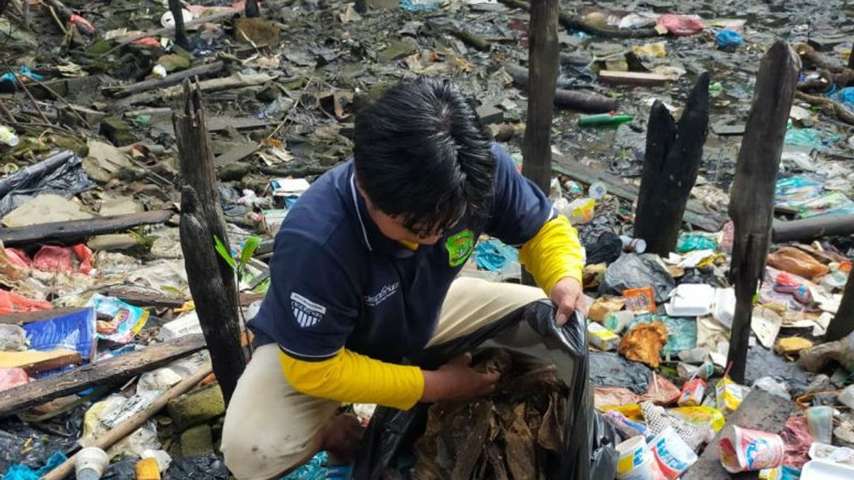 Voici Le Coupable Du Blocage De L’odeur Et Du Drainage à Tanjungpinang