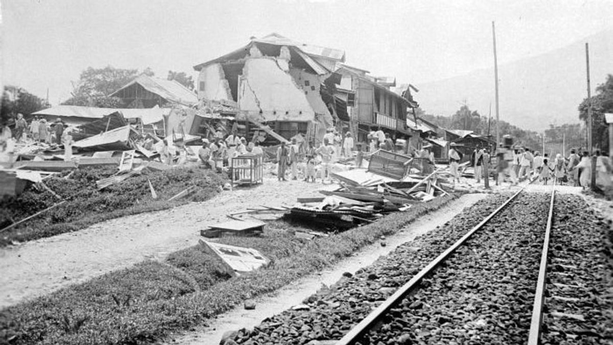 The Padang Panjang Earthquake Was Considered A Doom And A Sign Of Doomsday, Mass Penance Thereafter