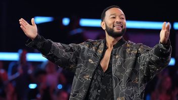 Celebrating The G20, John Legend And Sandhy Sondoro One Stage In Bali This Week