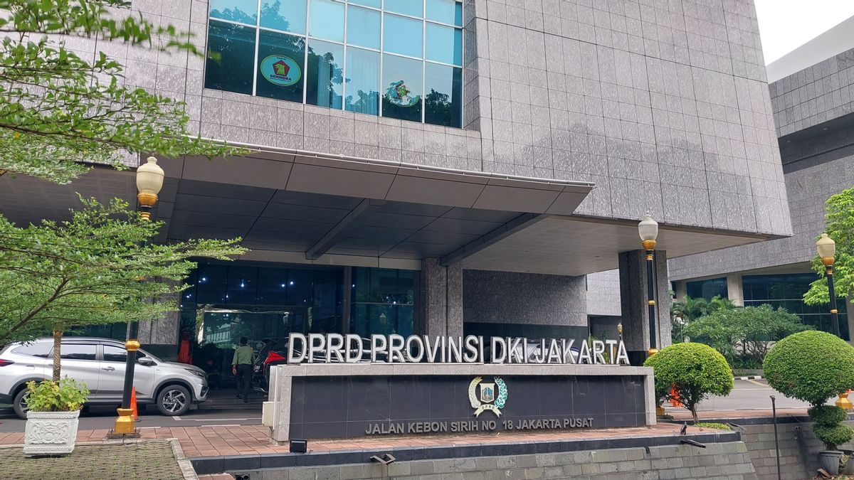 Le régent de la DPRD de Jakarta fait un article pénal pour l’élimination illégale des déchets