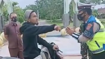 Pemotor di Riau Adu Mulut dengan Polisi saat DIrazia Masker; 