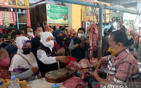 Kunjungan ke Madiun, Gubernur Khofifah Indar Parawansa Pantau Harga Daging Sapi dan Stok Minyak Goreng