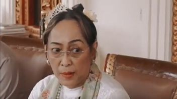 Happy Portrait Of Sukmawati Soekarnoputri Celebrating Galungan For The First Time After Converting To Hinduism