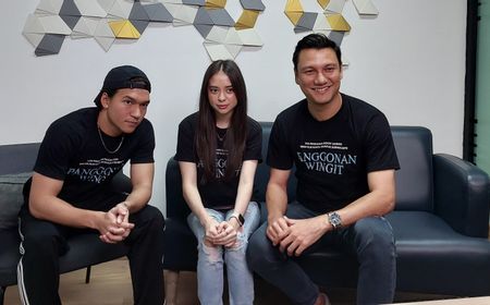 Christian Sugiono Kagum dengan Keaslian Rumah Tradisional Desa Kopeng, Tempat Syuting Panggonan Wingit