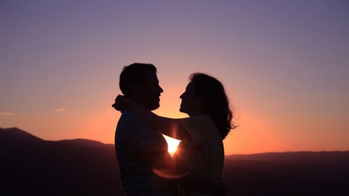 Tips Mempererat Hubungan Suami Istri dengan Pertengkaran