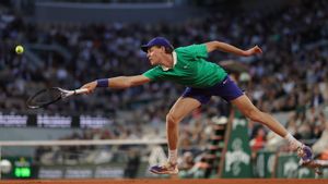 Jannik Sinner Tundukkan Djokovic dan Melaju ke Final Roland Garros Pertamanya