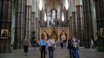 First In 700 Years, Visitors Can Access British King's Appointment Location At Westminster Abbey, But Must Release Footwear